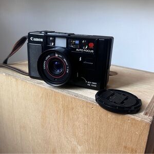 Canon AF35M Autoboy Point &
Shoot 35mm Film Camera